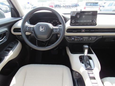 Certified 2024 Honda HR-V LX image 7