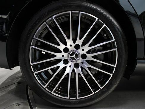 Used 2024 Mercedes-Benz C 300 Sedan image 32