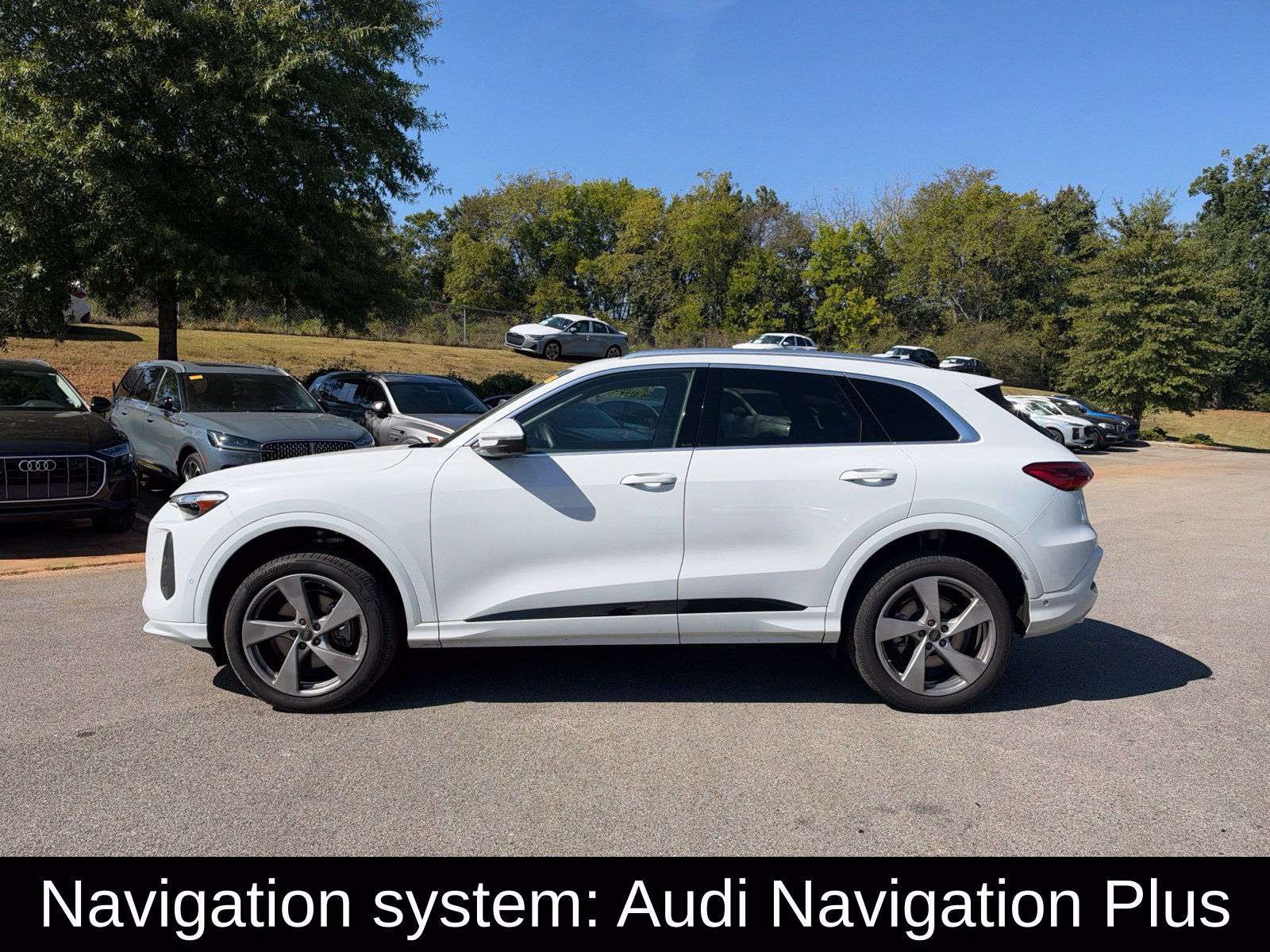 Used 2025 Audi Q5 Premium Plus w/ Premium Plus AWD/4WD image 3