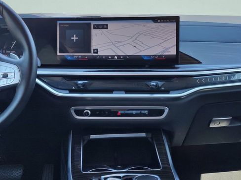 Used 2025 BMW X7 xDrive40i image 16