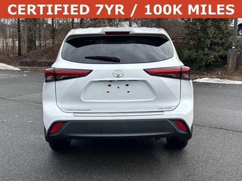 Used 2022 Toyota Highlander LE image 3
