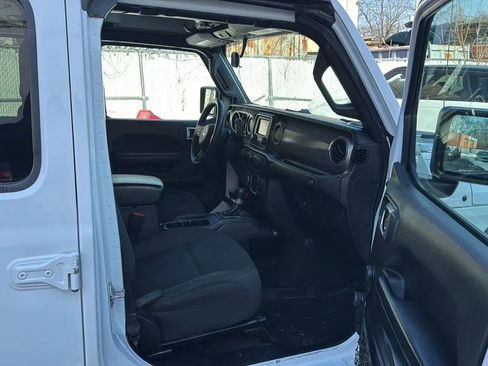 Used 2021 Jeep Gladiator Sport image 24
