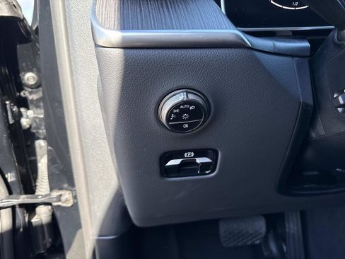 Used 2025 Mercedes-Benz GLC 300 image 33