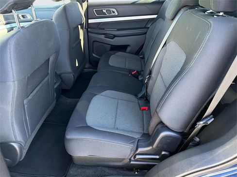 Used 2017 Ford Explorer XLT image 15