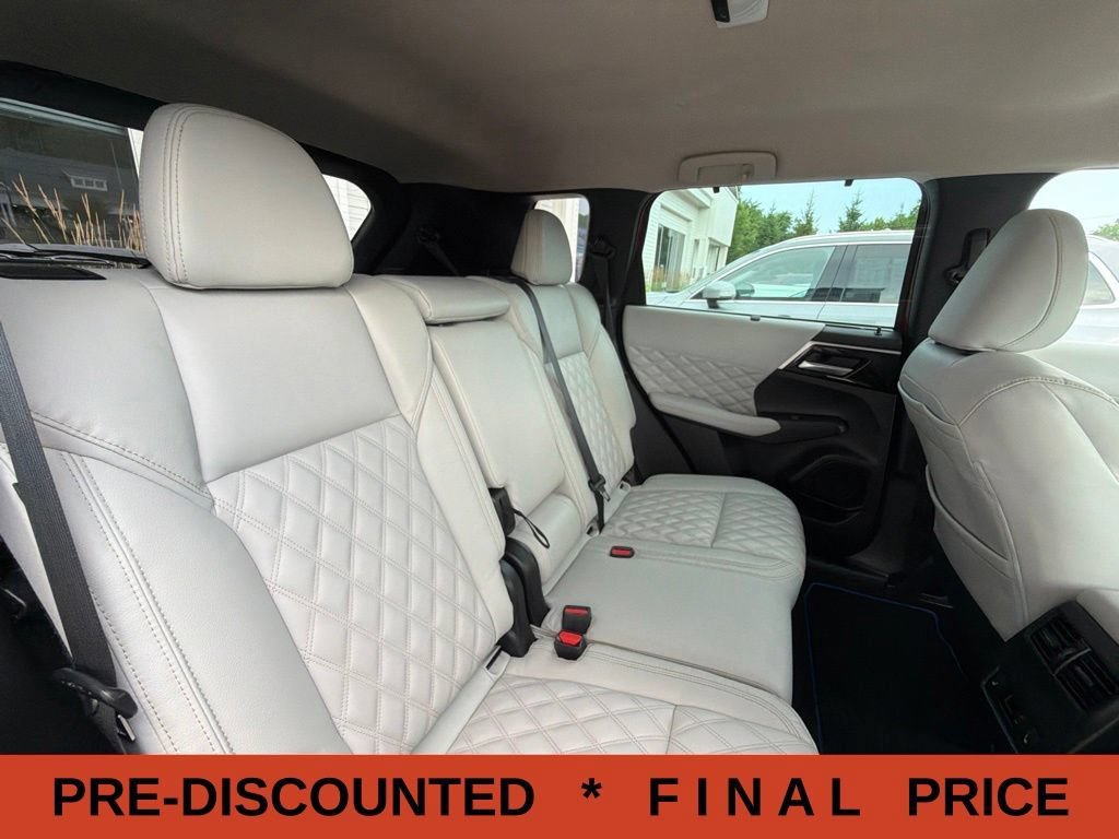 Used 2023 Mitsubishi Outlander SEL AWD/4WD image 63