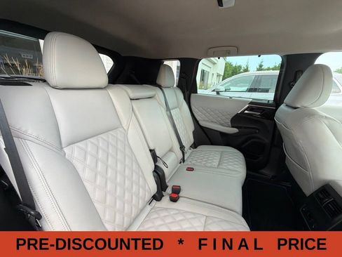 Used 2023 Mitsubishi Outlander SEL AWD/4WD image 63
