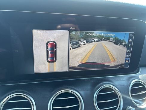 Used 2017 Mercedes-Benz E 300 4MATIC image 35