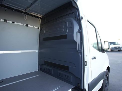 New 2025 Mercedes-Benz Sprinter 2500 image 8