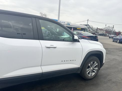 Certified 2025 Chevrolet Equinox LT image 10