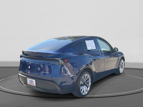 Used 2026 Tesla Model Y Long Range AWD/4WD image 4