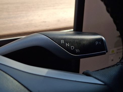Used 2023 Tesla Model Y AWD image 15