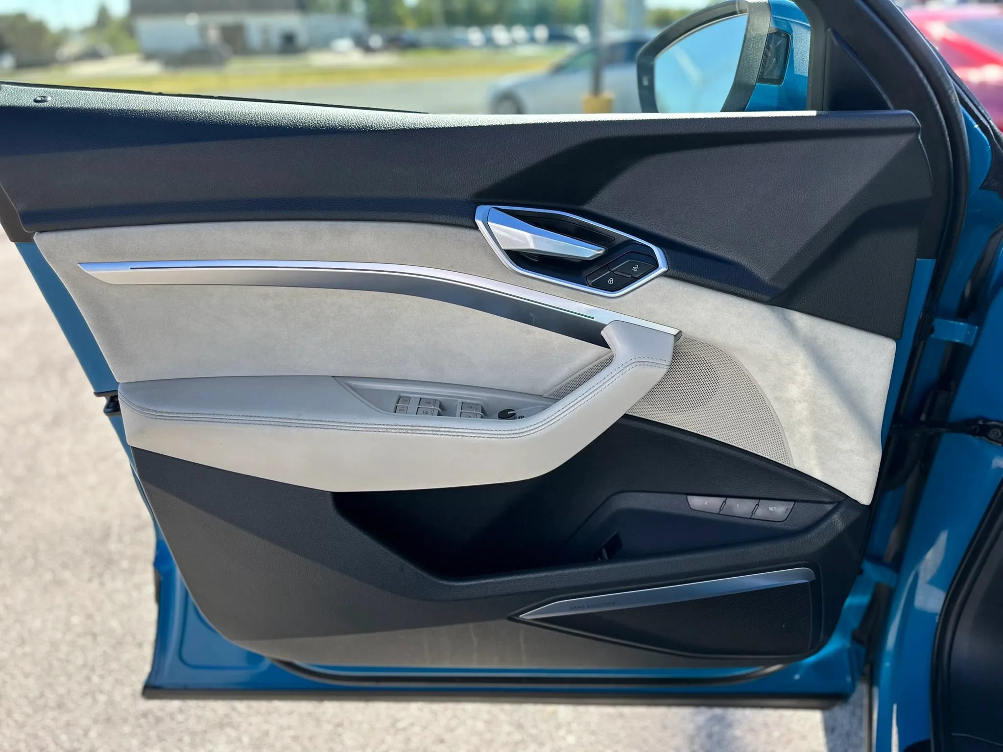 Used 2019 Audi e-tron Prestige AWD/4WD image 25