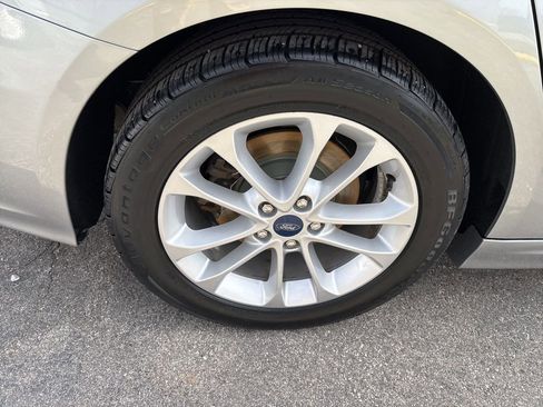 Used 2020 Ford Fusion SE image 9