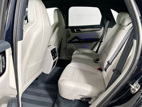 Certified 2023 Porsche Cayenne image 27