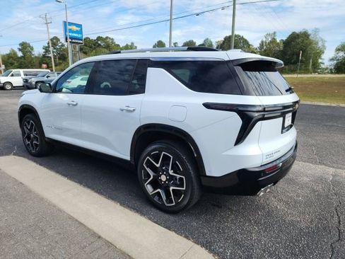 New 2026 Chevrolet Traverse High Country w/ LPO, Floor Liner Package image 8