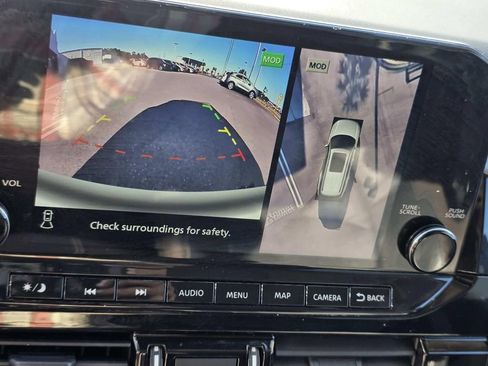 Used 2022 Nissan Pathfinder Platinum w/ Cargo Package image 16