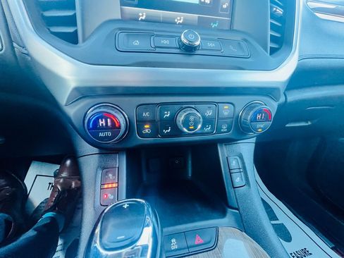 Used 2019 GMC Acadia SLE image 24