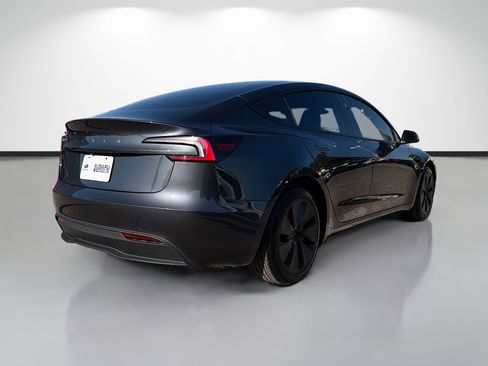 Used 2025 Tesla Model 3 Long Range RWD image 3