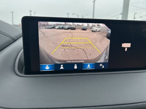 Used 2024 Acura MDX SH-AWD w/ Technology Package image 17