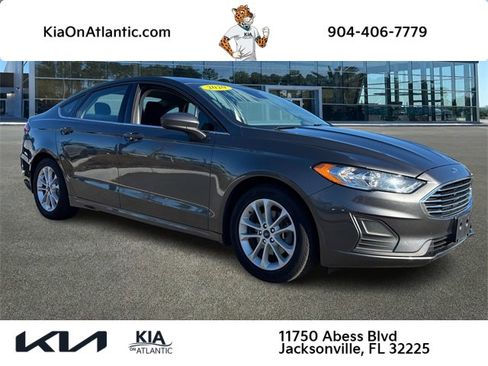 Used 2020 Ford Fusion SE image 1