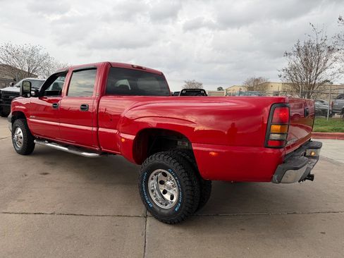 Used 2006 Chevrolet Silverado 3500 LT w/ Heavy-Duty Power Package image 2