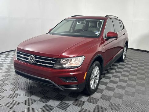 Used 2019 Volkswagen Tiguan SE w/ Panoramic Sunroof Package FWD image 3