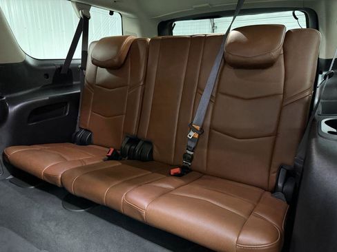 Used 2016 Cadillac Escalade ESV Premium image 33