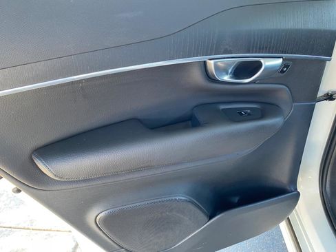 Used 2020 Volvo XC90 T6 Momentum image 27