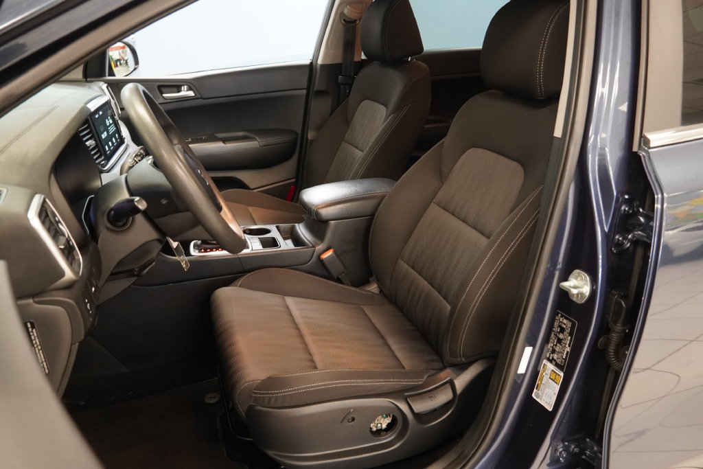 Used 2021 Kia Sportage LX FWD image 3