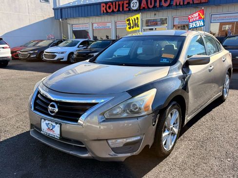 Used 2013 Nissan Altima 2.5 SV image 4
