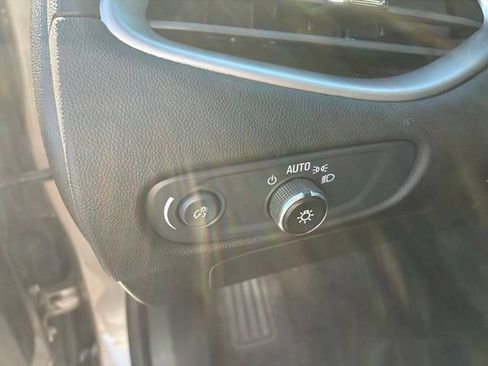 Used 2025 Chevrolet Malibu LT FWD image 18