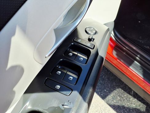 Used 2022 Hyundai Tucson SE image 21