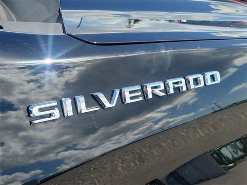 Used 2022 Chevrolet Silverado 1500 LT image 8