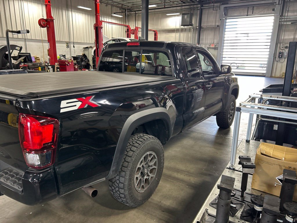 Used 2020 Toyota Tacoma SR w/ SX Package AWD/4WD image 3