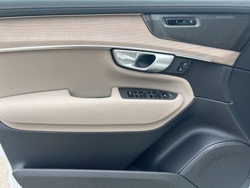 New 2026 Volvo XC90 B6 Plus w/ Protection Package Premier AWD/4WD image 12