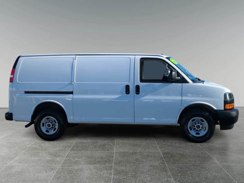 Used 2023 GMC Savana 2500 w/ Driver Convenience Package image 6