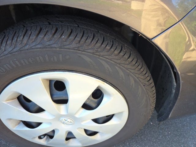Used 2014 Toyota Prius C One FWD image 11