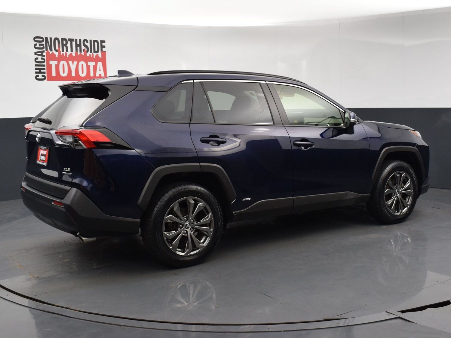 Used 2023 Toyota RAV4 XLE Premium AWD/4WD image 4