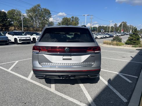 New 2026 Volkswagen Atlas SE image 6