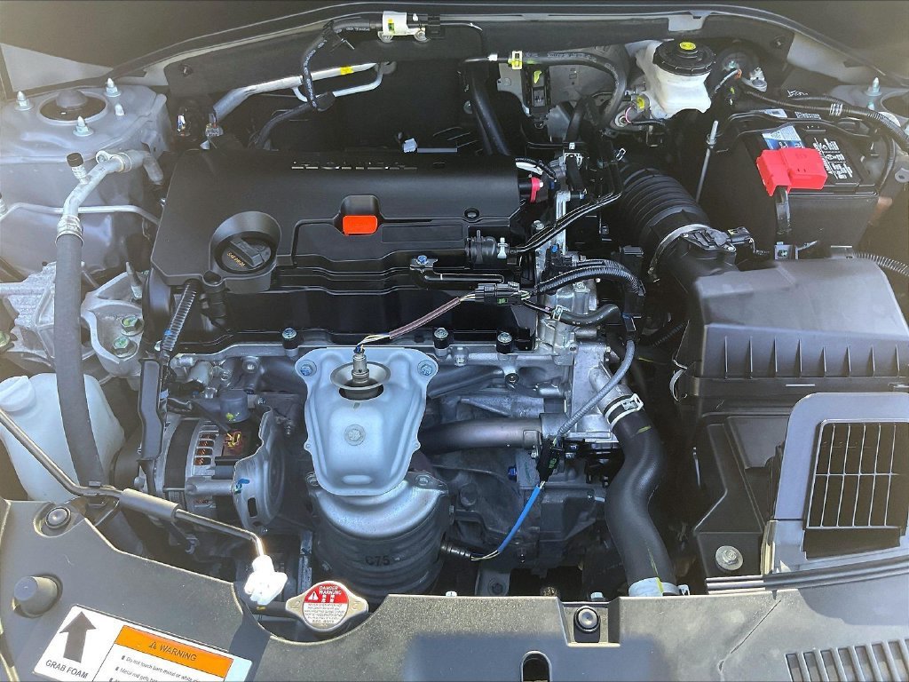 Used 2025 Honda HR-V Sport image 28