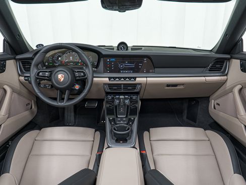 New 2026 Porsche 911 Carrera 4S image 19