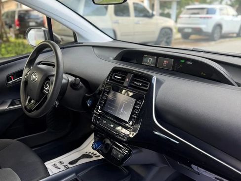 Used 2021 Toyota Prius LE FWD image 14