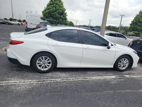 Used 2025 Toyota Camry LE FWD image 8