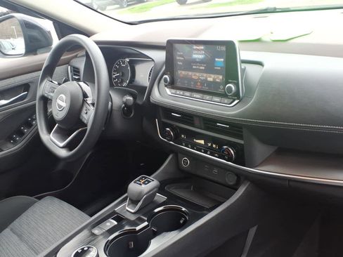 Certified 2023 Nissan Rogue SV image 24