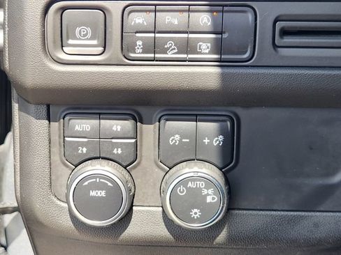 Used 2023 Chevrolet Tahoe Z71 w/ Luxury Package AWD/4WD image 21