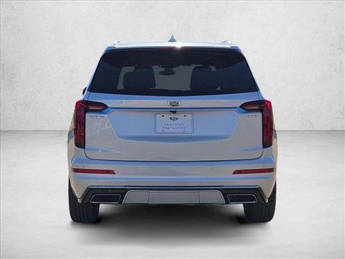 Used 2021 Cadillac XT6 Premium Luxury image 7