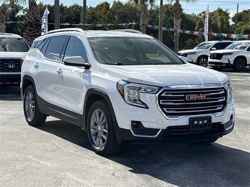 Used 2023 GMC Terrain SLT image 2