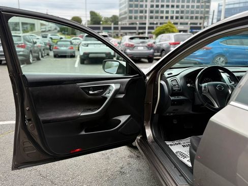 Used 2013 Nissan Altima 2.5 SV FWD image 9
