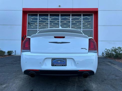 Used 2023 Chrysler 300 C image 5