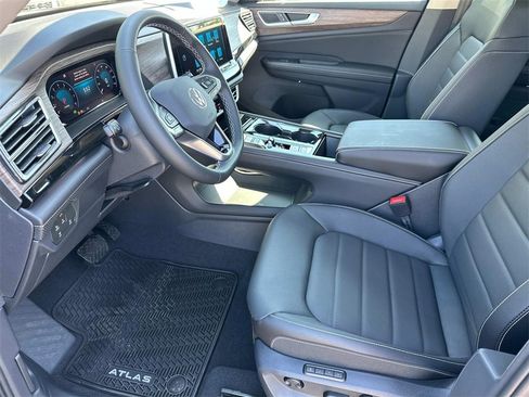 New 2025 Volkswagen Atlas SEL image 8